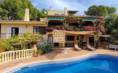 Magnificent villa with beautiful views and privacy in Sierra  Altea Golf.